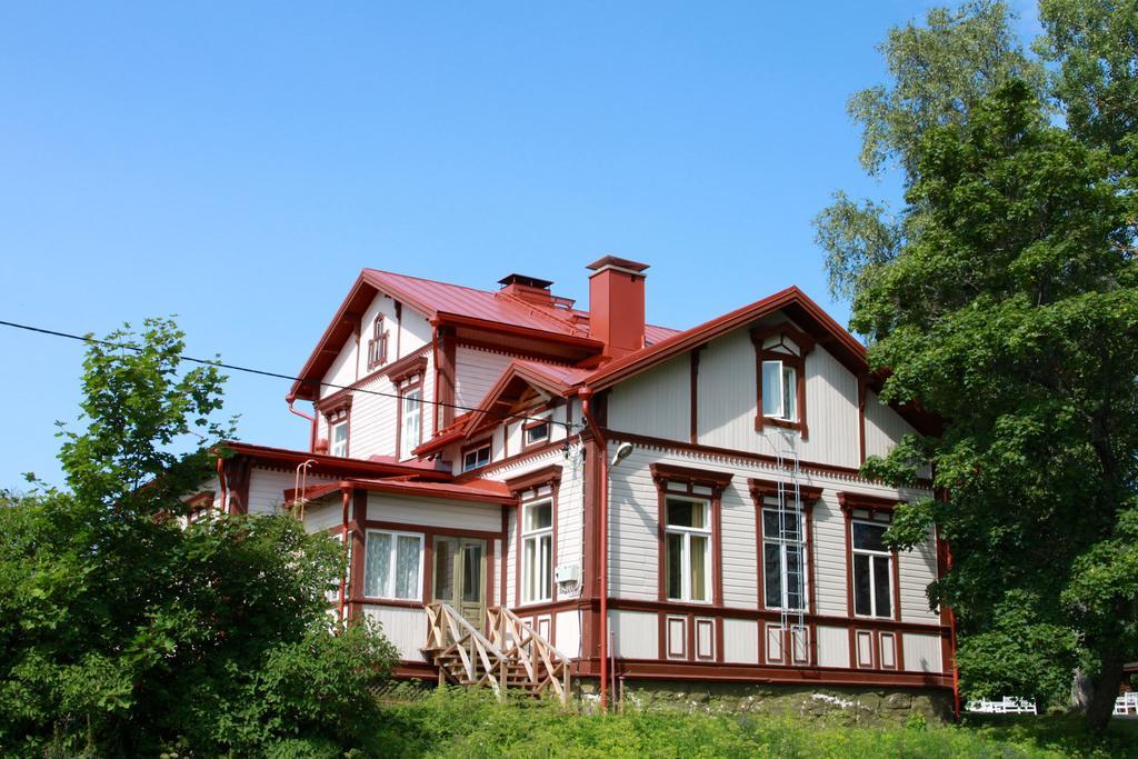 Loeydoen Kartano Hotel Ristiina Exterior photo